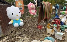 Hồi sinh sau lũ: Người đàn ông 'nổi tiếng' trên mạng do mặc áo... nữ nay thành người dẫn đường