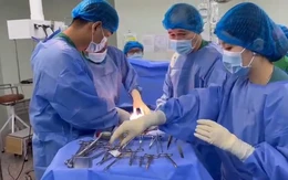 Bé trai 36 tuần, chào đời sớm 'bất đắc dĩ' đã cai máy thở