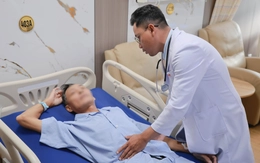 Đau lưng đi khám, phát hiện 2 ống thông nằm trong người 10 năm