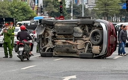 Tạm giữ hình sự tài xế trong vụ lật ô tô ở Hà Nội