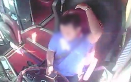 Trích xuất camera trong ca bin, xử phạt nhiều tài xế vừa lái xe vừa dùng điện thoại