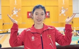 Tay vợt 14 tuổi Việt Nam nối dài kỳ tích, đánh bại hạt giống số 7 giải quốc tế