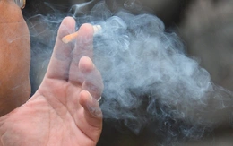 Bệnh viện Chợ Rẫy nhắc nhở, xử phạt người hút thuốc, xây dựng 'cơ sở y tế không khói thuốc lá'