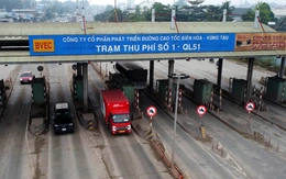 Chủ đầu tư nói không thể tháo dỡ 3 trạm thu phí quốc lộ 51 vì ‘dính nợ’: Cưỡng chế được không?