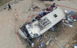 Vụ lật xe làm 9 người chết ở Lào Cai: Đoàn thiện nguyện Bếp Củi trên đường đi nấu ăn cho trẻ