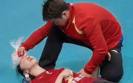 Ngôi sao Trung Quốc ngất xỉu vì 'gánh team', làng bóng chuyền tranh cãi