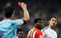 Cựu trọng tài Tây Ban Nha cảm giác bị 'treo còi' khi rút thẻ đỏ Ronaldo