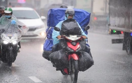 Chiều nay TP.HCM mưa do nhiễu động gió, khoảng cuối tuần Biển Đông khả năng có bão