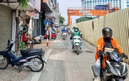 Hàng loạt dự án thi công rào chắn đường, Hà Nội yêu cầu tháo dỡ để tránh ùn tắc