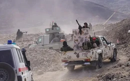 Liên quân Saudi Arabia không kích cảng ở Yemen, căng thẳng nội bộ Yemen leo thang