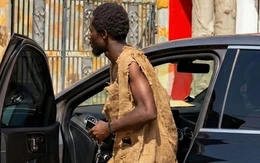 'Nhà tiên tri' hoãn Ngày tận thế, lấy tiền quyên góp mua xe sang