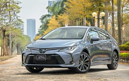 Toyota Corolla Altis 1.8 Hev sedan tiết kiệm nhiên liệu và vận hành êm ái