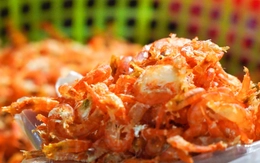 Làng nghề tôm khô Cà Mau rộn ràng vào vụ Tết