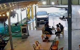 Quên trả tiền ăn sáng, nhóm cứu trợ tìm được chủ quán xin chuyển khoản nhưng chủ quán 'mời luôn'