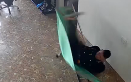 Thanh niên say rượu ngã chổng vó khi nằm võng