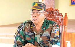 Tướng Campuchia xuất hiện mạnh khỏe sau khi báo Thái đưa tin 'tử trận'