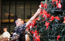 Gây quỹ hỗ trợ trẻ em khuyết tật, thiệt hại mưa lũ, Giáng sinh Nha Trang thêm ấm áp