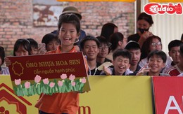 Cả trường quay vỡ òa khi cô bé bất ngờ rút được tấm bảng có giá trị lớn