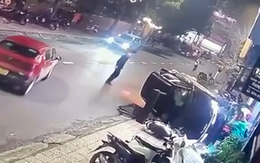 Tài xế ô tô tăng ga, tông vào nhóm đối thủ ở quán nhậu, 3 người bị thương