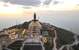 Tây Ninh đón 7 triệu khách trong năm 2025, doanh thu du lịch 4.400 tỉ, tăng hơn 40%