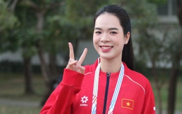 Hoa khôi Thanh Thúy: 'Tôi xúc động khi được cầm cờ Việt Nam tại SEA Games'
