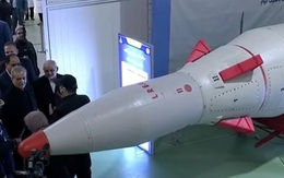 Iran trình làng tên lửa đạn đạo mới nhằm phô trương sức mạnh