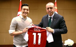 Cựu tuyển thủ Đức Mesut Ozil làm chính trị gia ở Thổ Nhĩ Kỳ