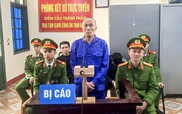 Tử tù đâm đũa vào mắt bạn cùng buồng