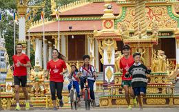 Vừa chạy marathon băng đồng vừa khám phá văn hóa Khmer