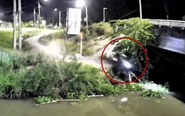Lao xe máy xuống sông vì đi nhầm đường