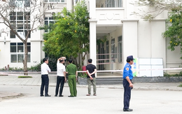Học sinh chơi đùa làm lan can rơi từ tầng 4 xuống sân trường khiến 3 nữ sinh bị thương