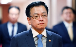 Bộ trưởng Tài chính Hàn Quốc lo lắng khi phải kiêm nhiệm quyền tổng thống giữa lúc khủng hoảng