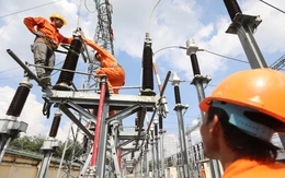 Tăng giá điện 4,8%: người dân thêm lo, lỗ của EVN vẫn treo