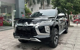 Tin tức giá xe: Mitsubishi Pajero Sport 2025 giảm tới 100 triệu đồng, đại lý còn 'bù' thêm trang bị