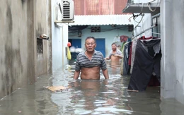 Người dân xóm trọ ở Thủ Đức gượng dậy sau trận mưa 'nhấn chìm' nửa căn nhà