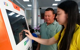 Cần Thơ: Đi từng nhà hướng dẫn người dân sử dụng dịch vụ công trực tuyến