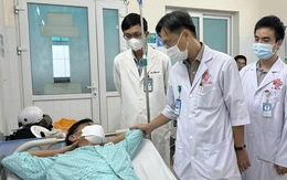 Bướu mỡ 8kg chèn ép, làm suy yếu chức năng thận của người đàn ông 47 tuổi