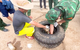Bắt quả tang người đàn ông chở 38 bánh ma túy trên ô tô từ Lào về Việt Nam