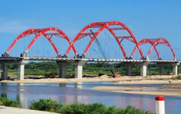 Cầu nối sông Trà Khúc làm gần xong, giờ tranh luận việc đặt tên