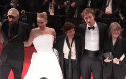 Cannes gặp lại Robert Pattinson và Kristen Stewart, Die My Love được khen tàn khốc đẹp đẽ