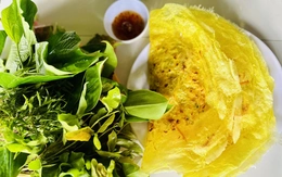 Lên núi Cấm ăn bánh xèo rau rừng đầu mùa mưa