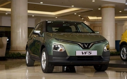 VinFast bán xe gần bằng cả Toyota, Hyundai và Ford cộng lại