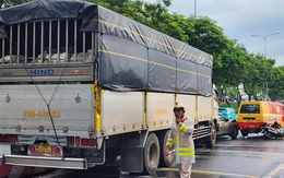 Xe tải gây tai nạn liên hoàn, đôi nam nữ đi xe máy tử vong trước chợ đầu mối Thủ Đức