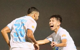 CLB Nam Định thắng SLNA 3-2 và chờ đăng quang