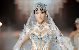 Hoàng Thùy đẹp tựa nữ thần trong thiết kế của Chung Thanh Phong