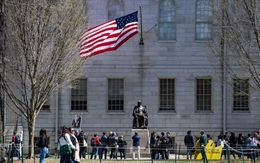 Thực hư tin đồn Harvard mở khóa học giúp nhận biết chế độ độc tài ở Mỹ