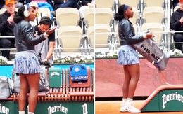 Coco Gauff đi thi đấu không mang theo vợt tại Roland Garros