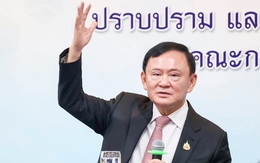 Ông Thaksin giảng bài về trấn áp ma túy, dập tắt tin đồn trốn khỏi Thái Lan