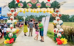 Hơn 18.000 người ra giữa cánh đồng thưởng thức ẩm thực làng quê