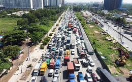 Tai nạn trên cao tốc TP.HCM - Long Thành - Dầu Giây, ùn tắc kéo dài 8km